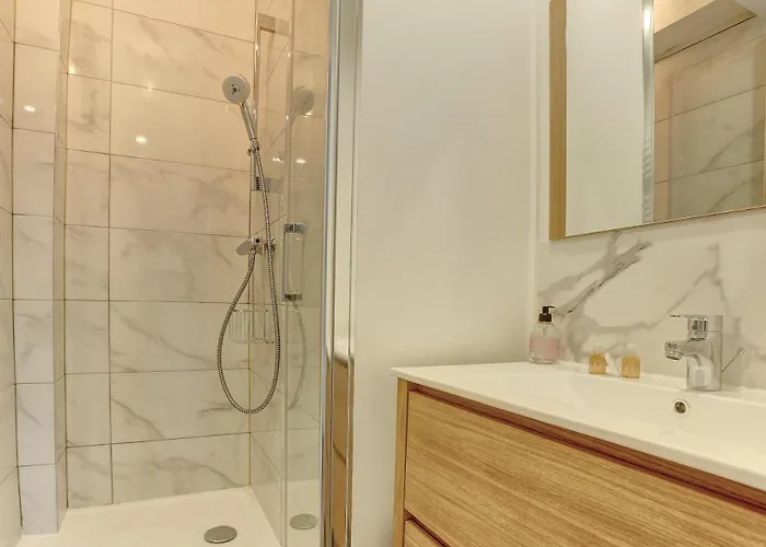 Le Courcillon Calme, Cour Privee & Proche Chateau Apartmán *