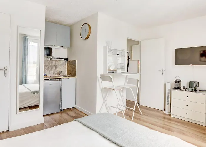 Le Courcillon Calme, Cour Privee & Proche Chateau