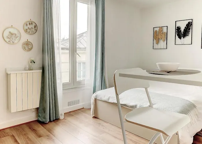 Le Courcillon Calme, Cour Privee & Proche Chateau Apartment Versailles